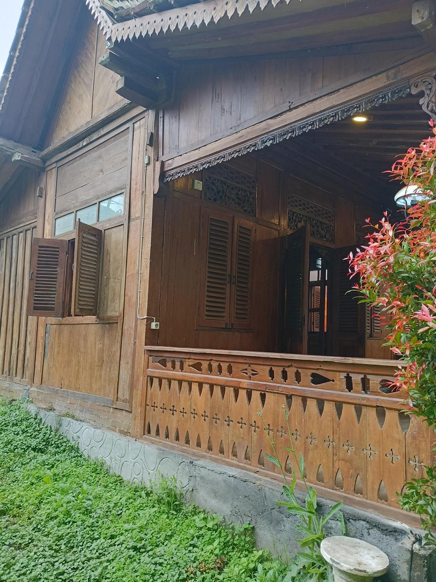 Willa Omah Kayu Bromo Ngadisari Zewnętrze zdjęcie